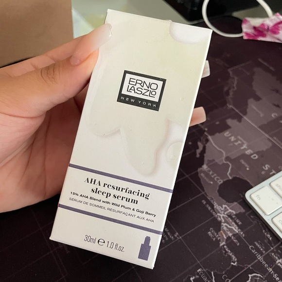 Erno Laszlo - Picture 1 of 5